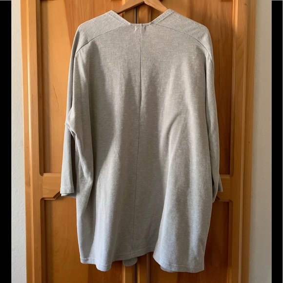 Cardigan - Picture 2 of 10